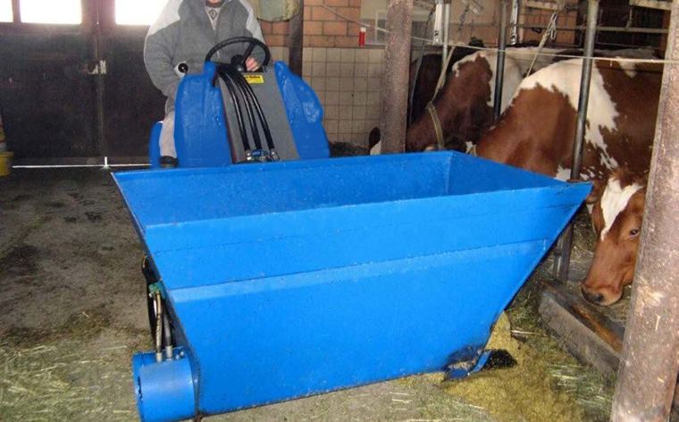 Feed Dispenser